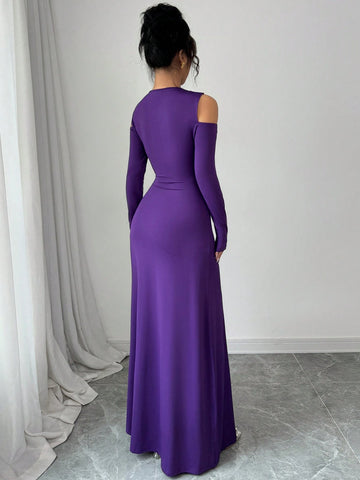 Modelyn Solid Color Off Shoulder Bodycon Front Twist Detailed Long Sleeve Dress