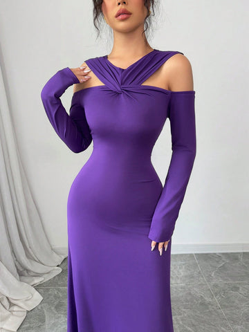 Modelyn Solid Color Off Shoulder Bodycon Front Twist Detailed Long Sleeve Dress