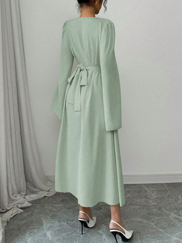 Women's Solid Color Turtleneck Flare Sleeve Elegant Dress