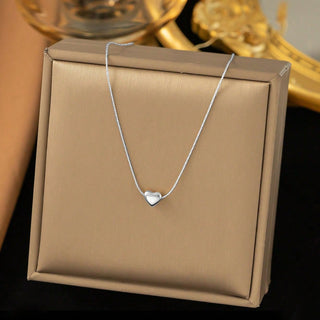1PC Delicate And Elegant Heart-Shaped Pendant Design Necklace