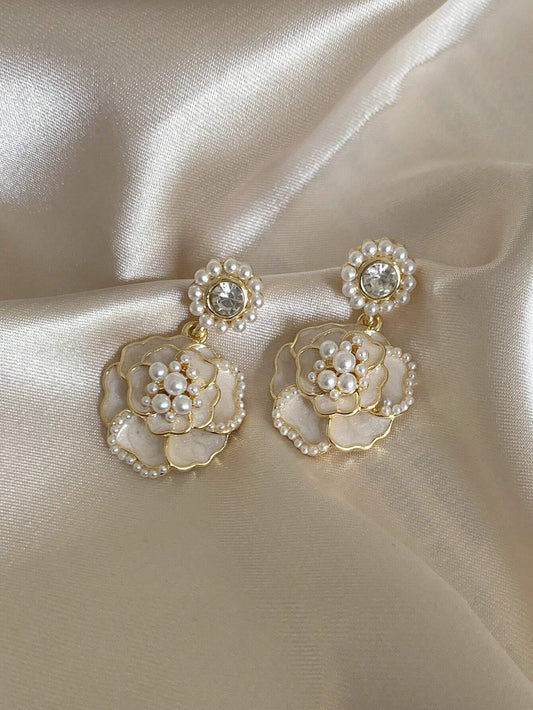 1pair Elegant White Flower Earrings With Pearls