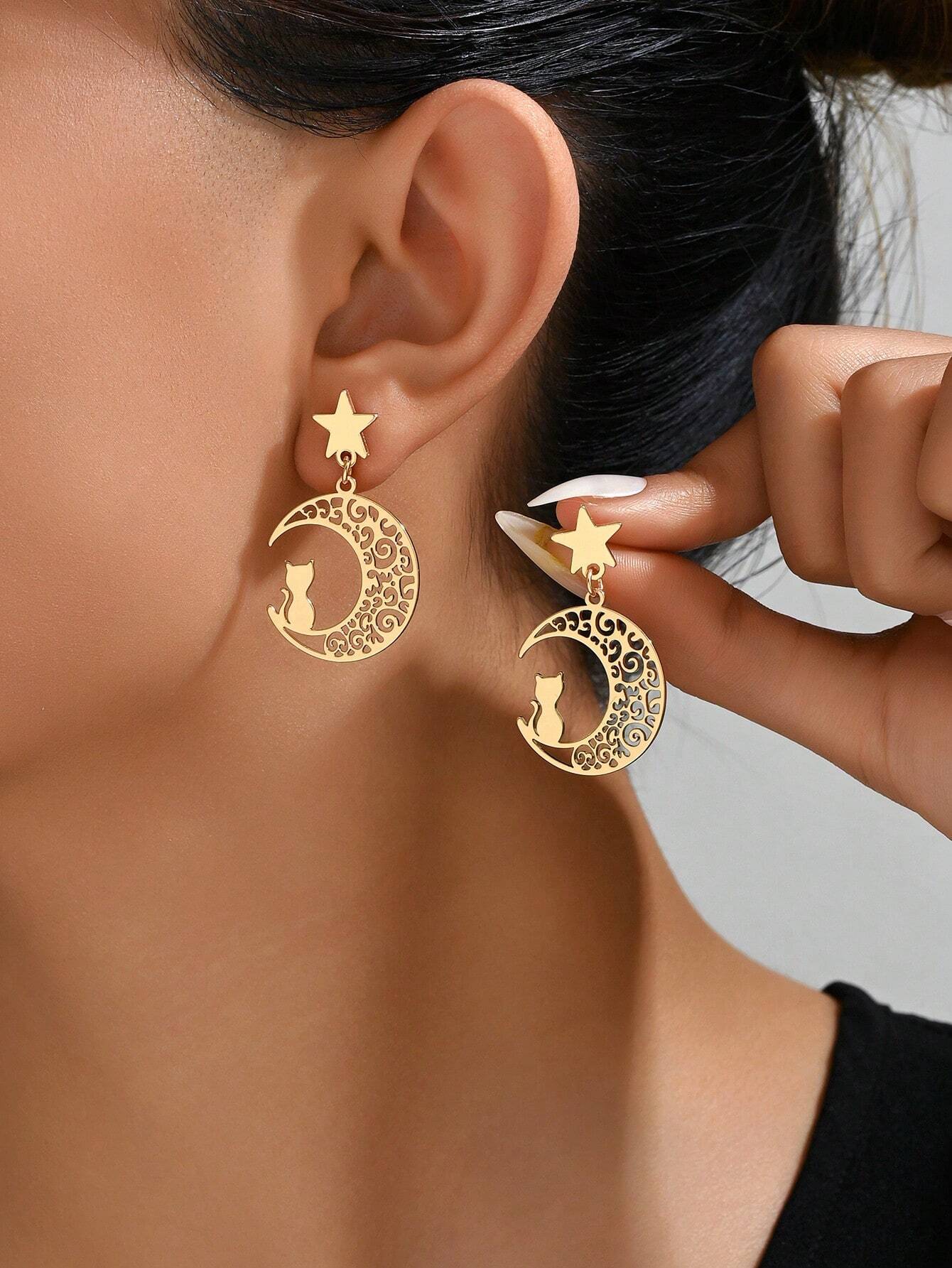 1pair Exquisite & Stylish Hollow Out Crescent Moon Shaped Lady's Earrings With Minimalist Creative Design