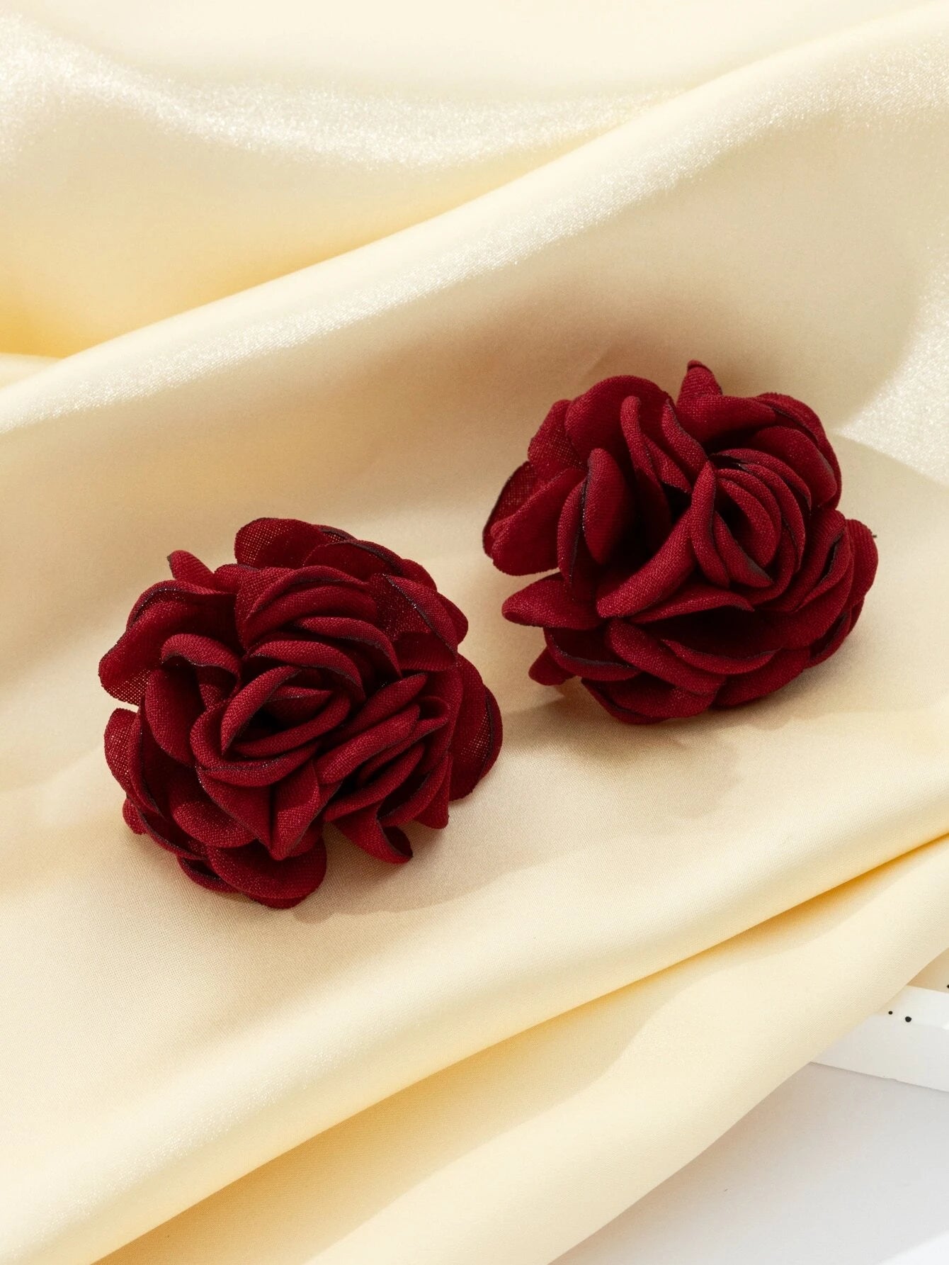 1pair Fashionable Vintage Cloth 3d Burnt Edge Rose Stud Earrings