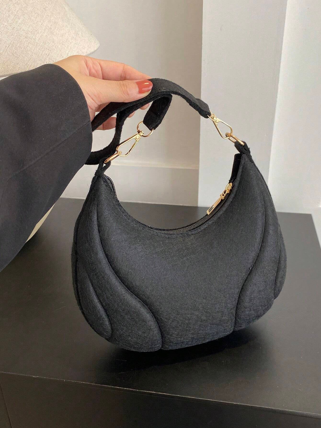 1pc Fashionable Solid Color Lightweight Crescent Shoulder Bag