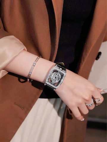 1pc Fashionable Elegant Wine Barrel Shaped Ladies' Watch