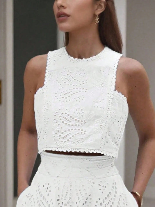 1pc Vintage Floral Hollow Out Full Embroidery Sleeveless Crew Neck Crop Top