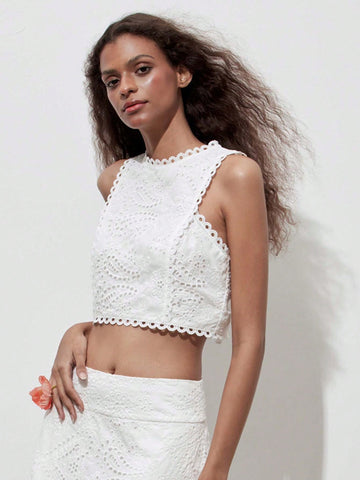 1pc Vintage Floral Hollow Out Full Embroidery Sleeveless Crew Neck Crop Top