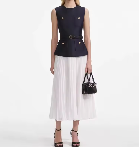 A newSummer women's round-neck elegant blue and white satin patchworkChiffon pleated sleeveless dress