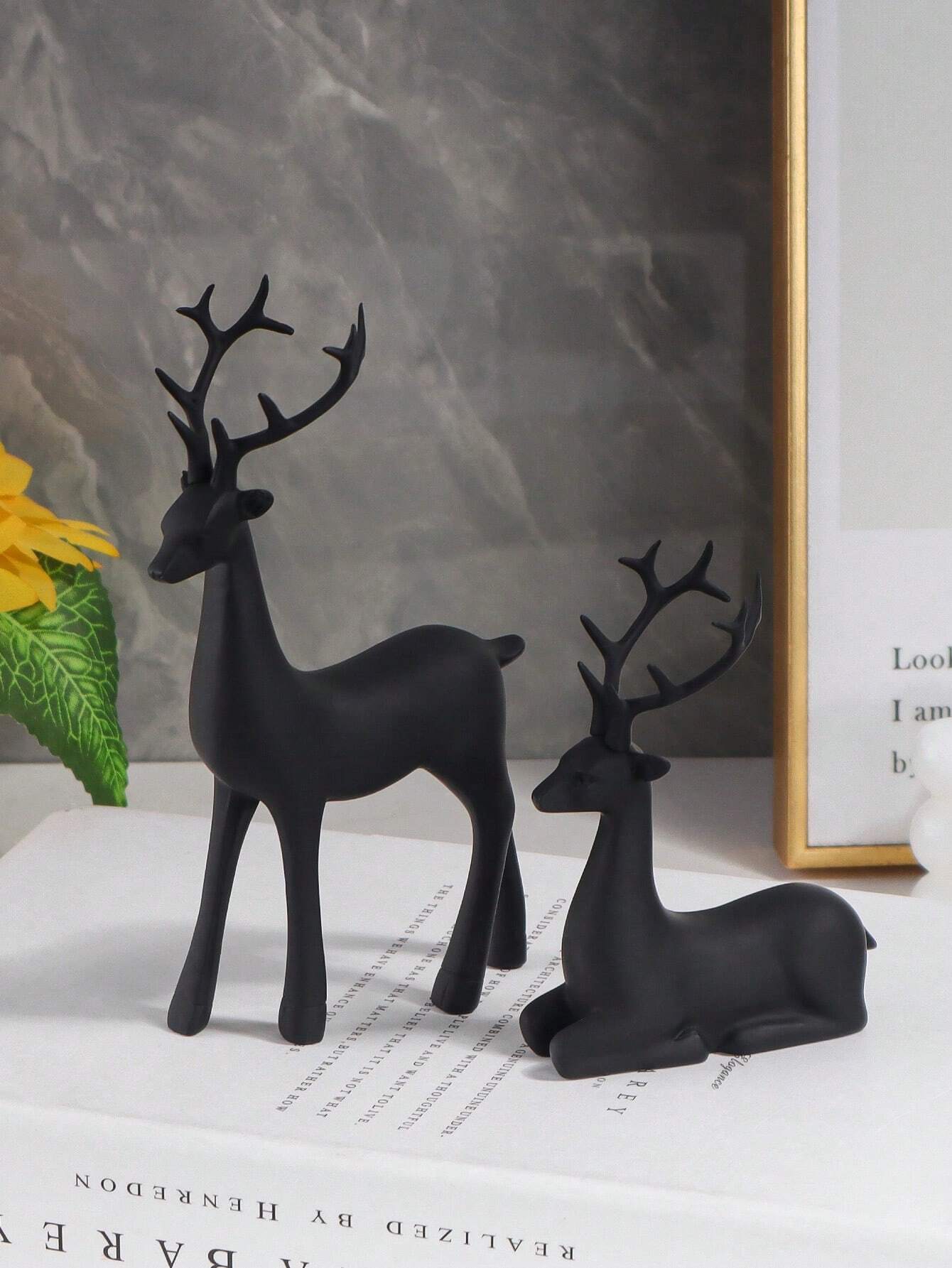 2pcs Deer Design Decoration Craft, Gold Polyresin Ornament For Home Decor