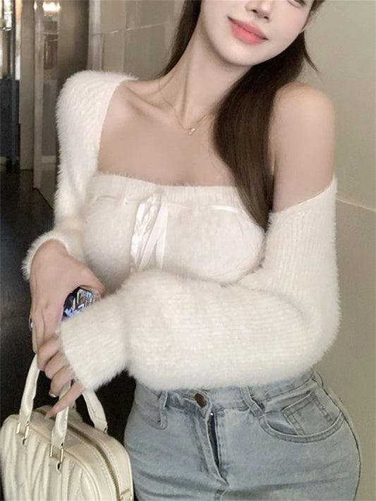 2pcs Sexy & Alluring Spaghetti Strap Top & Faux Fur Long Sleeve Sweater Set