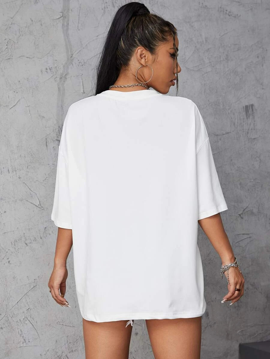 EZwear Sculpture And Letter Graphic Drop Shoulder Oversized Tee