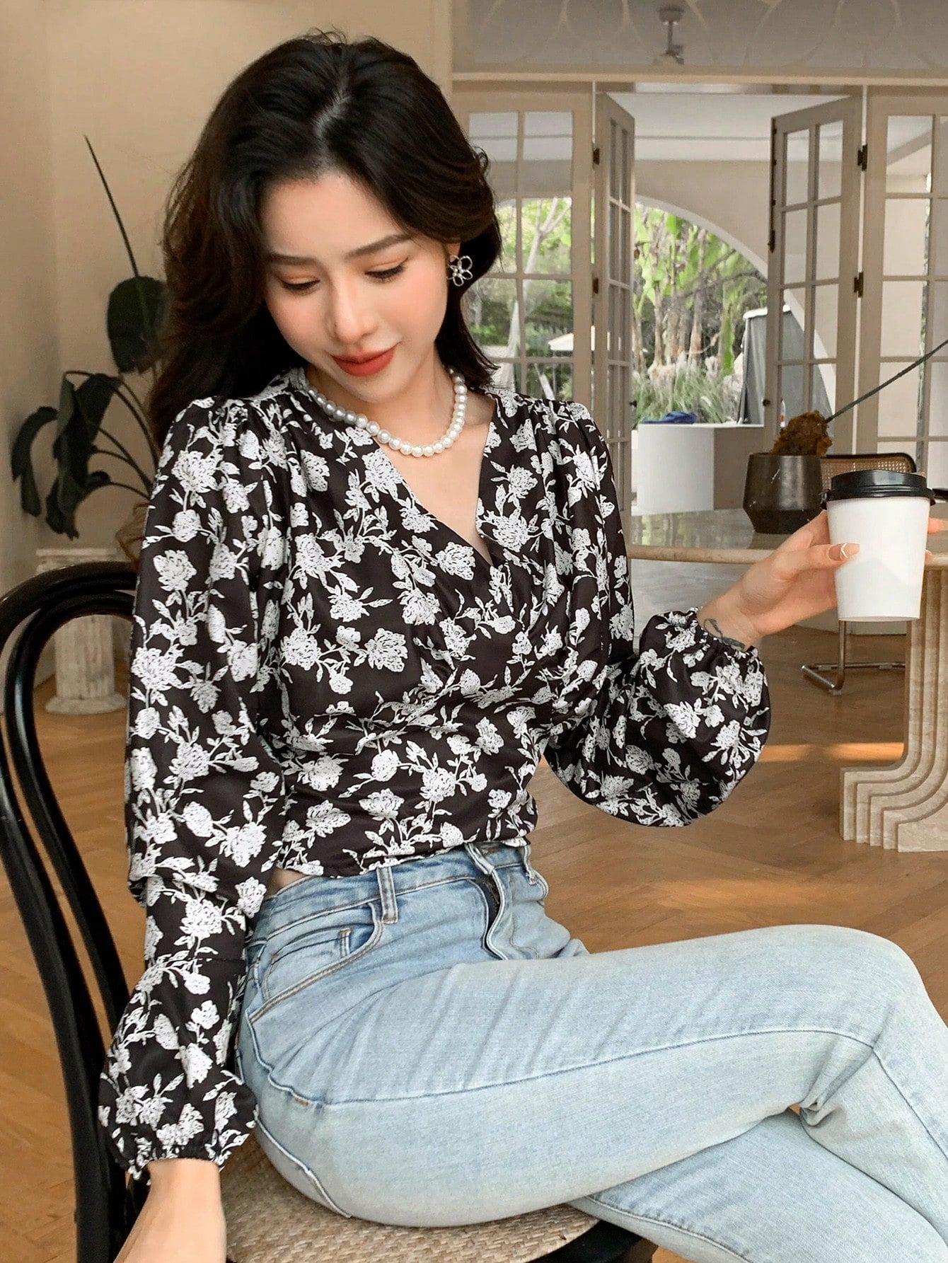 DAZY Floral Print Lantern Sleeve Crop Blouse