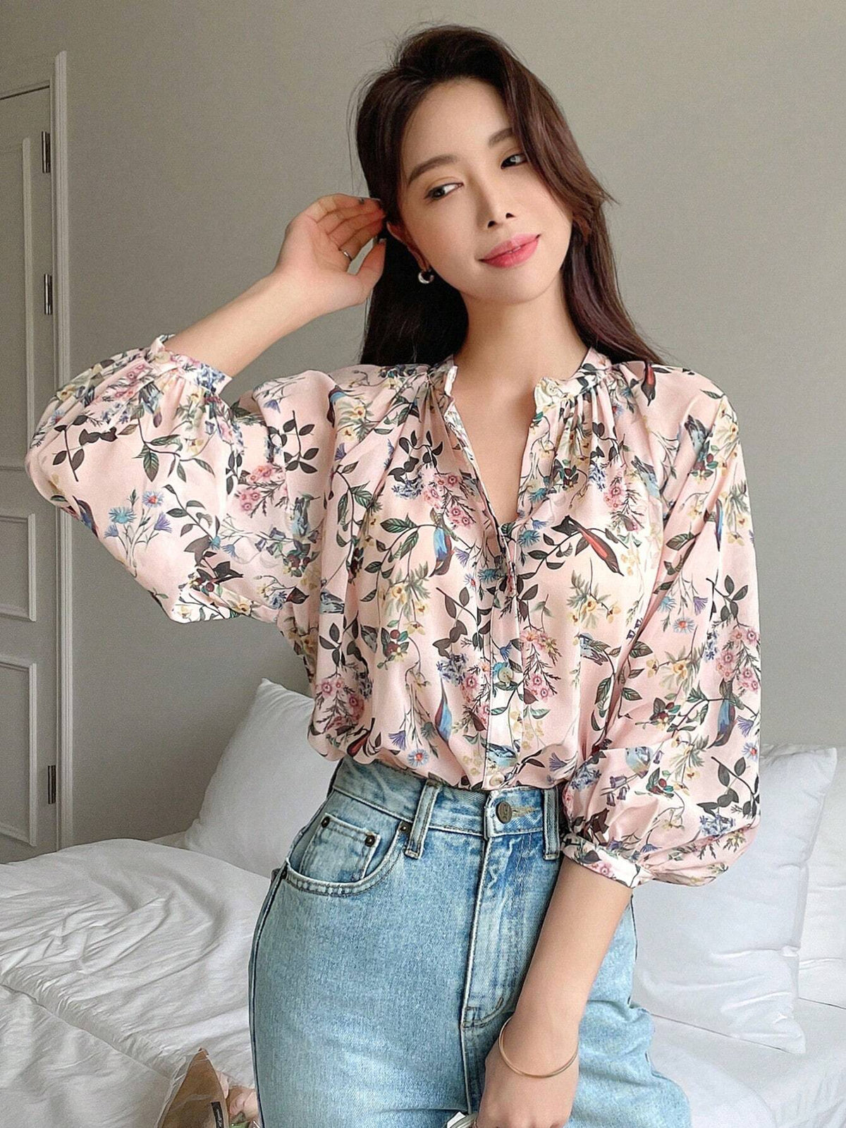 DAZY Kpop Floral Print Lantern Sleeve Blouse