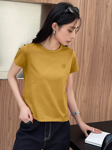 DAZY Solid Color Embroidered Heart Short Sleeve T-Shirt