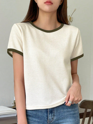 DAZY Casual Simple Contrast Trim Round Neck Short Sleeve T-Shirt