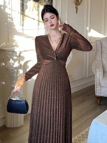 DAZY Elegant V-Neck Cinched Waist Luxury Party Dress