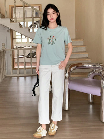 DAZY Floral & Letter Embroidery Tee