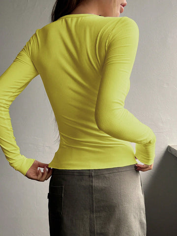 DAZY Solid Half Button Ribbed Knit Tee