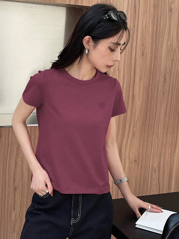 DAZY Solid Color Embroidered Heart Short Sleeve T-Shirt