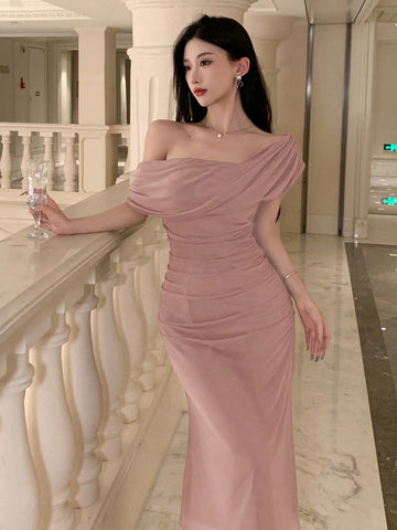 DAZY Women's Solid Color Asymmetric Shoulder Short Sleeve Elegant Midi Dress