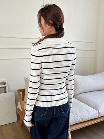 DAZY Solid Color Casual Business Style Turtleneck Fitted Sweater