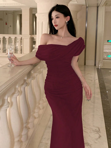 DAZY Women's Solid Color Asymmetric Shoulder Short Sleeve Elegant Midi Dress