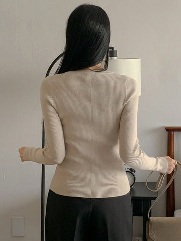 Tight Knit Pullover Sweater