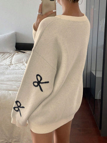 Round Neck Dropped Shoulder Loose Bow Pattern Pullover Sweater