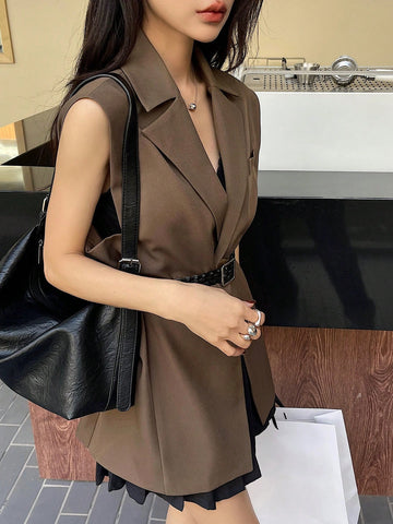 DAZY Women Front Button Sleeveless Pocket Plain Casual Vest Women Blazers