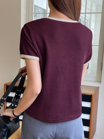 DAZY Casual Simple Contrast Trim Round Neck Short Sleeve T-Shirt