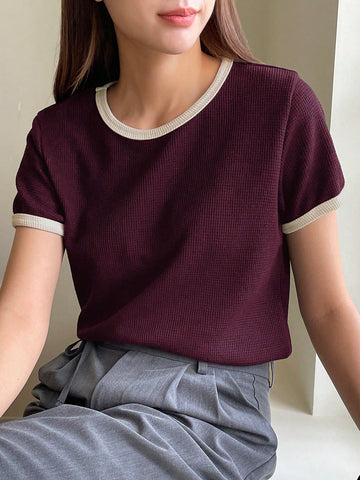 DAZY Casual Simple Contrast Trim Round Neck Short Sleeve T-Shirt