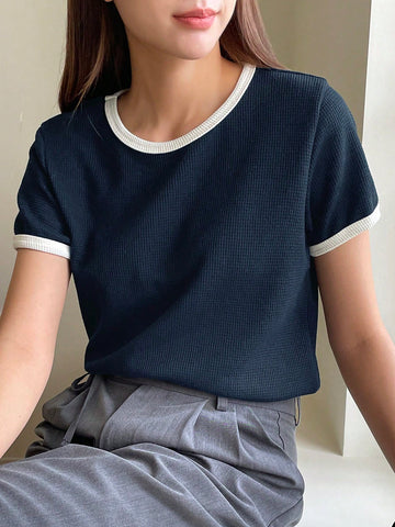 DAZY Casual Simple Contrast Trim Round Neck Short Sleeve T-Shirt