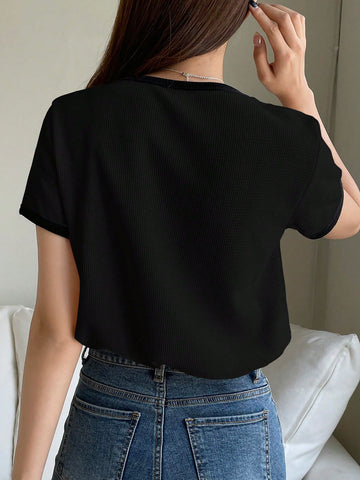 DAZY Casual Simple Contrast Trim Round Neck Short Sleeve T-Shirt