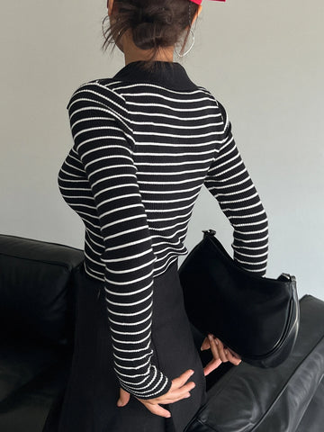 DAZY Women's Contrast Color Pullover Sweater