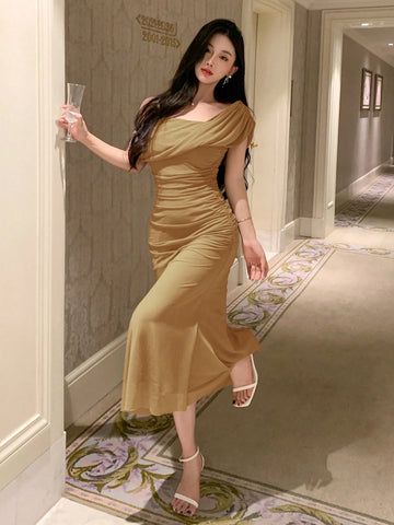DAZY Women's Solid Color Asymmetric Shoulder Short Sleeve Elegant Midi Dress