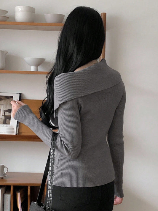 DAZY Women's Elegant Design Fitted Sweater