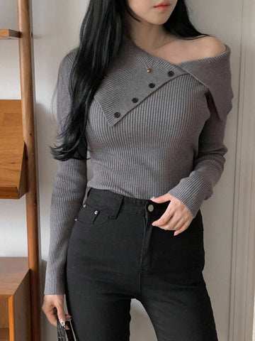 DAZY Women's Elegant Design Fitted Sweater