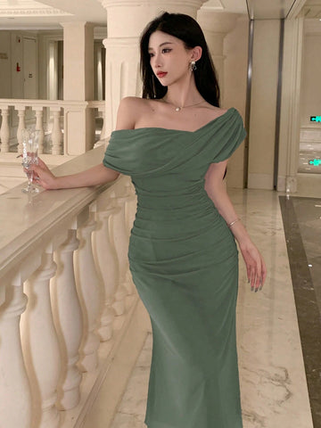 DAZY Women's Solid Color Asymmetric Shoulder Short Sleeve Elegant Midi Dress