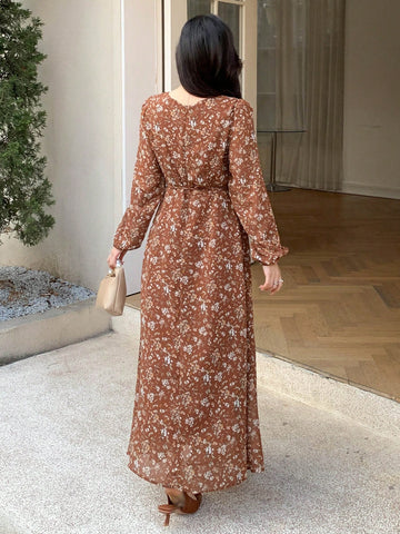 Women's Floral Printed Lantern Sleeve Dress With Sweetheart Neckline And Ruched Detail