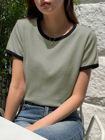 DAZY Casual Simple Contrast Trim Round Neck Short Sleeve T-Shirt