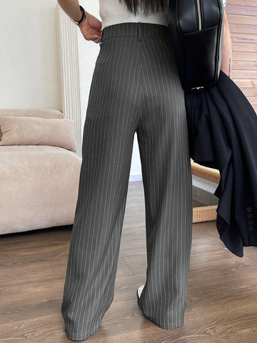 DAZY Plain Casual Solid Color Pleated Straight-Leg Dress Pants