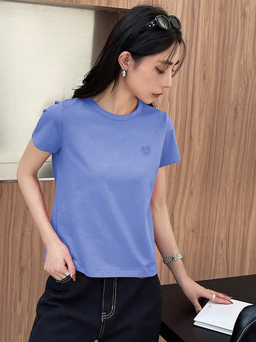 DAZY Solid Color Embroidered Heart Short Sleeve T-Shirt