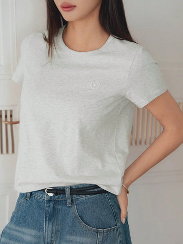 DAZY Solid Color Embroidered Heart Short Sleeve T-Shirt
