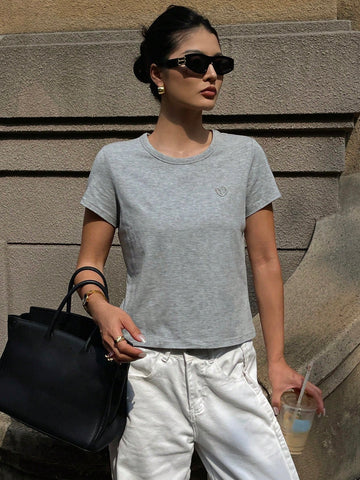 DAZY Solid Color Embroidered Heart Short Sleeve T-Shirt