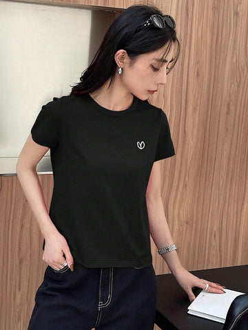 DAZY Solid Color Embroidered Heart Short Sleeve T-Shirt