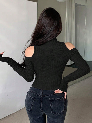 Dazy Designer Women's Cold Shoulder Ribbed Long Sleeve T-Shirt