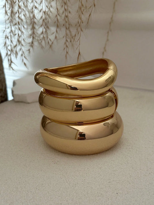 Exaggerated Asymmetrical Smooth Curve Bracelet Set