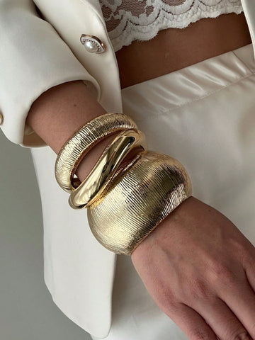 Exaggerated Asymmetrical Smooth Curve Bracelet Set