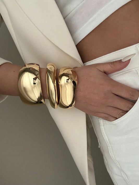 Exaggerated Asymmetrical Smooth Curve Bracelet Set