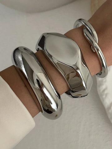 Exaggerated Asymmetrical Smooth Curve Bracelet Set